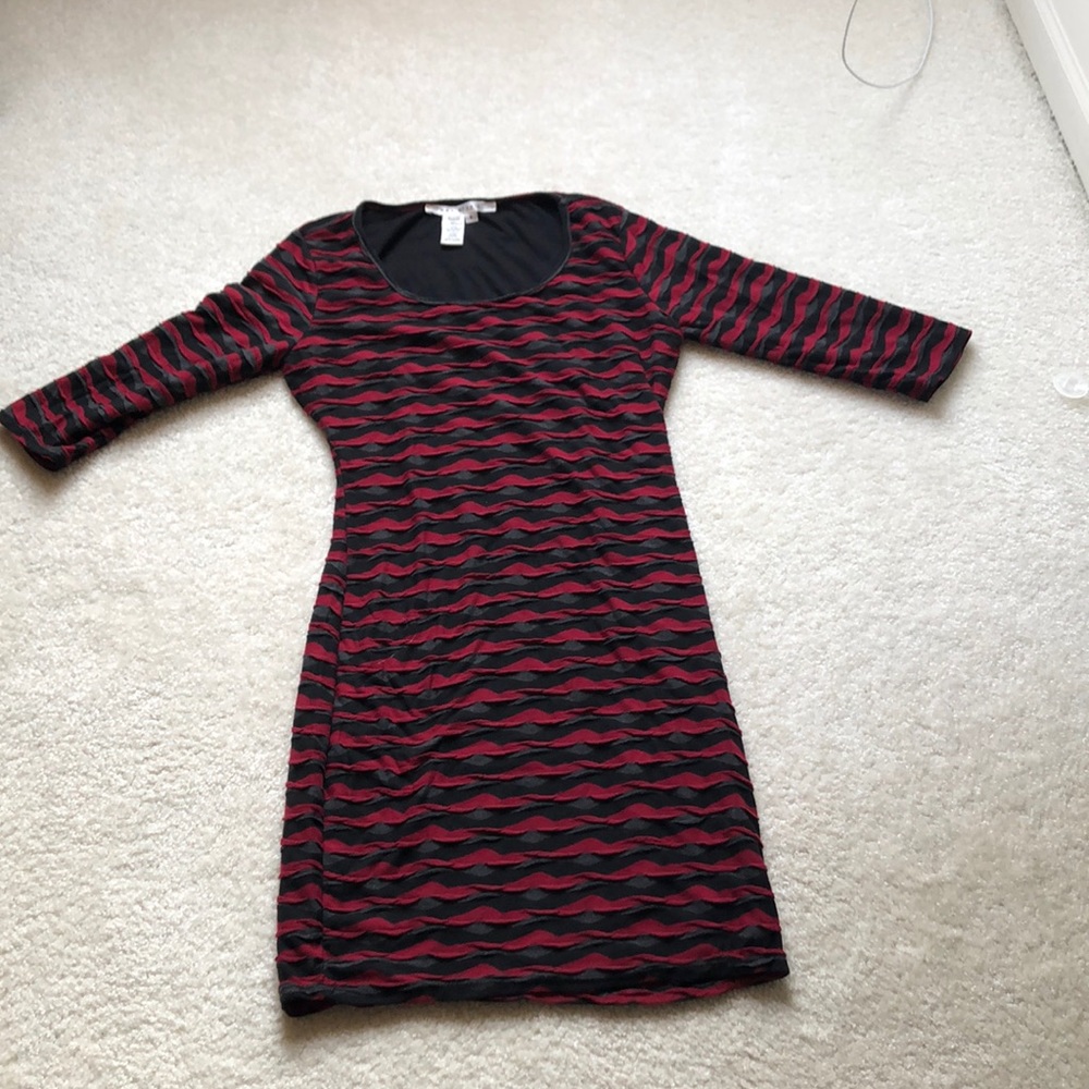 Max Studio small red black gray tunic